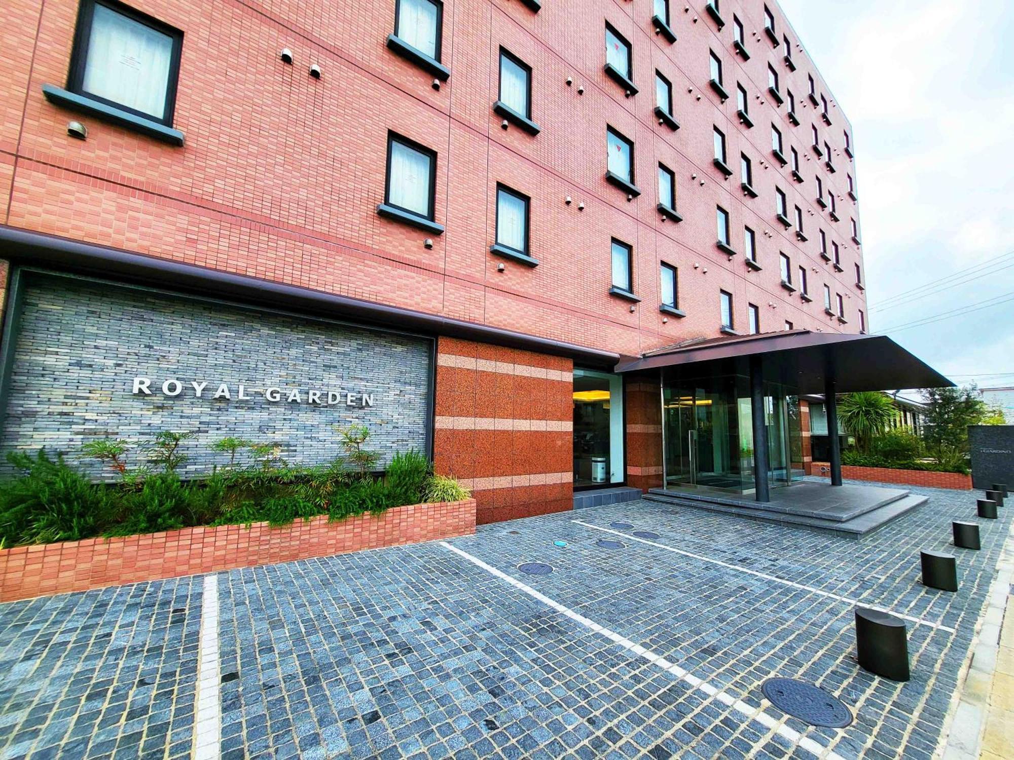 Hotel Royal Garden Kiszarazu Kültér fotó
